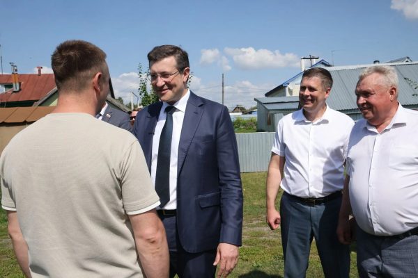 Никитин встретился с семьей бойца СВО из Большемурашкинского округа