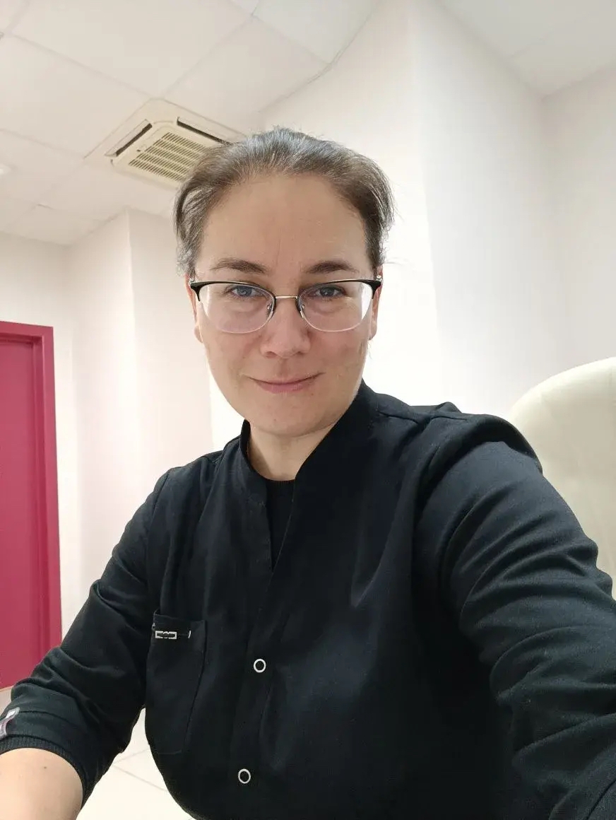 Дерматолог Ксения Петрова предупреждает: солнце необходимо, но в разумной дозе