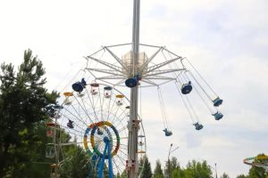 Новую 20-метровую карусель откроют в Автозаводском парке в выходные