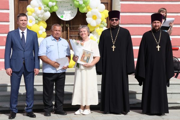 В Нижнем Новгороде семейным парам вручили медали «За любовь и верность»