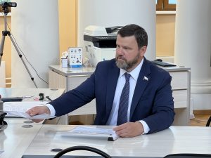 Юрий Станкевич подал пакет документов для участия в выборах в Госдуму