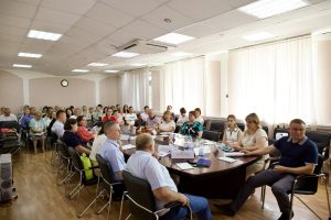 Более 30 предпринимателей приняли участие в круглом столе по правовым, финансовым и кадровым вопросам в Ковернине
