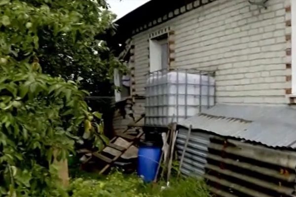 Оползень разрушил жилой дом в поселке Новинки