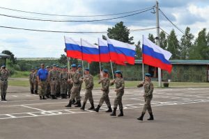 Депутаты гордумы ознакомились с работой лагеря «Хочу стать десантником»