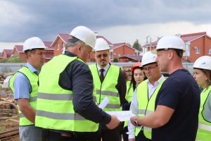 Депутаты гордумы проверили, как идет ремонт школы в Кстовском районе