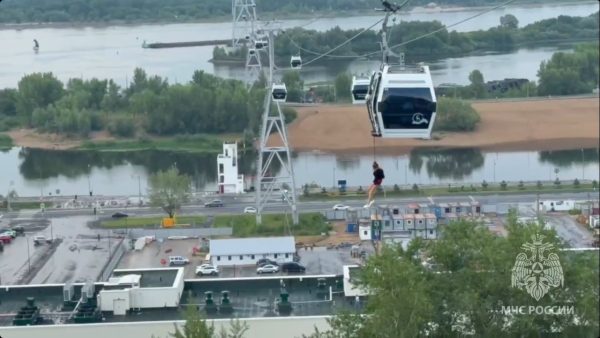 На канатной дороге в Нижнем Новгороде из-за непогоды застряли 16 пассажиров