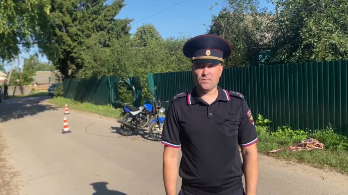 Пассажирка мотоцикла погибла в аварии, врезавшись в забор, в Пильне