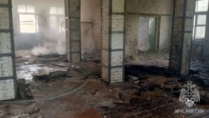 На улице Чаадаева загорелось административное здание