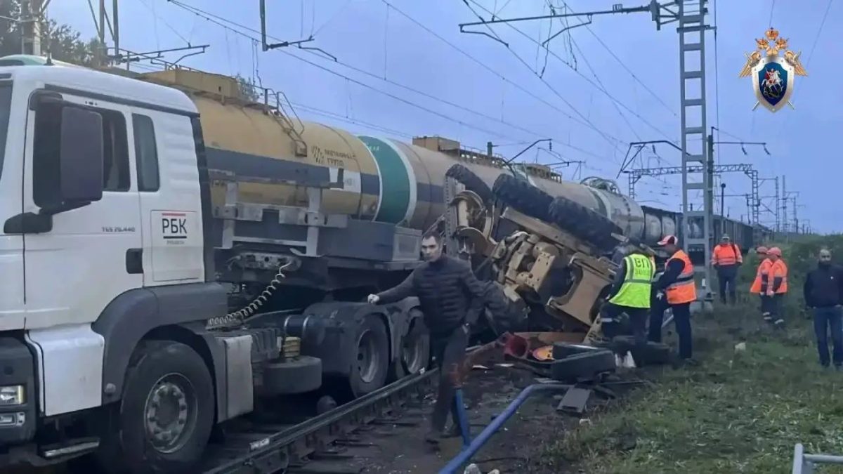 Грузовик и поезд столкнулись в Нижегородской области