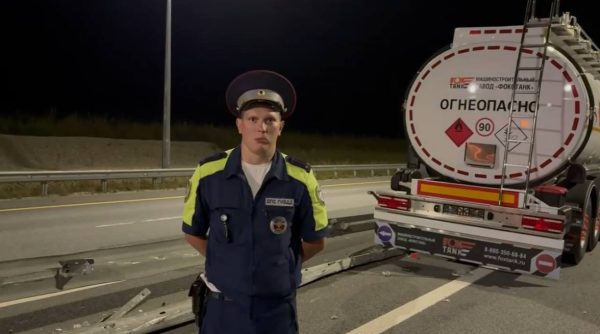 Водитель бензовоза скончался за рулем на трассе М‑12