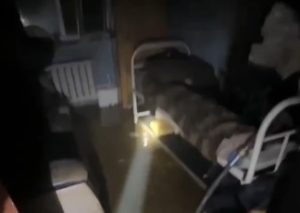 Нижегородца спасли из горящей квартиры на улице Павла Орлова