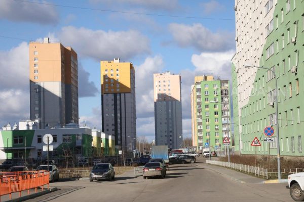Можно ли хранить вещи в подъезде? Разбираемся, насколько это законно и куда жаловаться на соседей&nbsp;