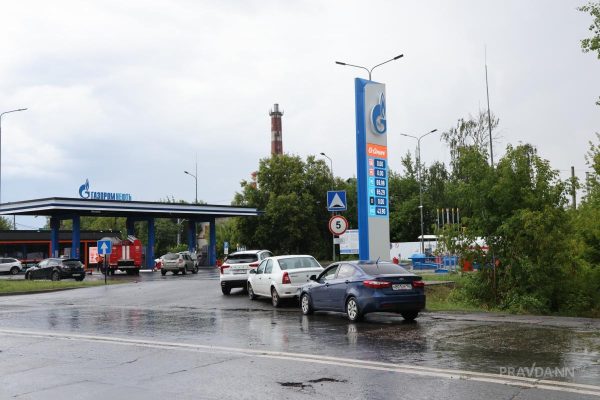 «Как-то непривычно даже»: на нижегородских АЗС стало меньше очередей