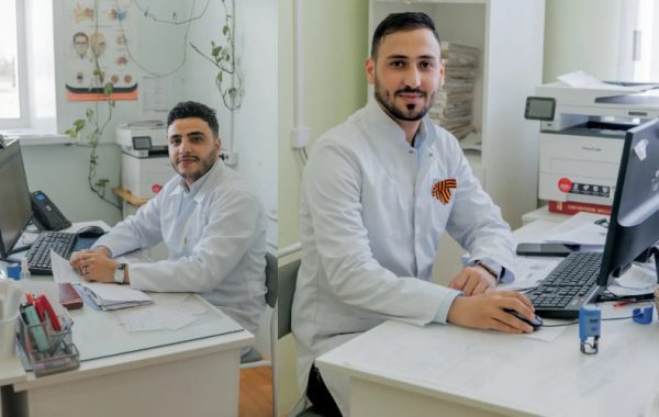 «Мы не искали больших зарплат»: доктора из Йемена рассказали, зачем переехали в Большое Мурашкино&nbsp;