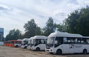 В автобусах Арзамаса устанавливают терминалы оплаты проезда