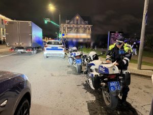 14 административных протоколов получили нарушители на Нижне-Волжской набережной