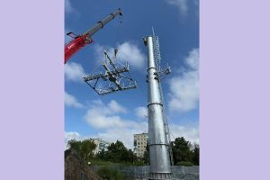 На Заречном бульваре поставили первую опору канатной дороги через Оку