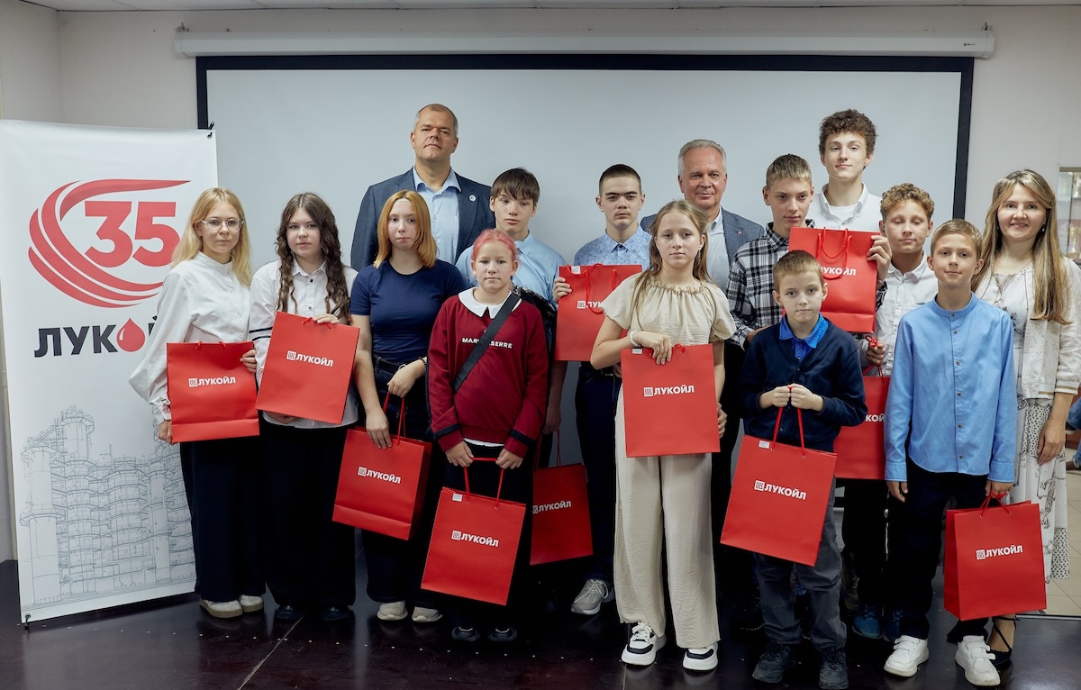 Услышать мир помогает ЛУКОЙЛ