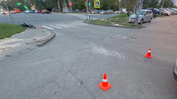 Пожилой водитель сбил велосипедиста на улице Ванеева в Нижнем Новгороде