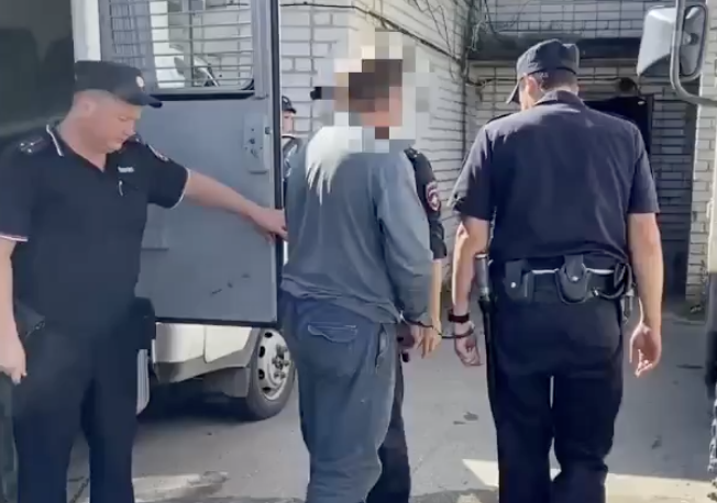 Водитель мусоровоза, который из-за пива убил дзержинку, выслушал приговор