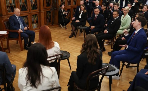 Нижегородский выпускник, набравший 200 баллов, встретился с Владимиром Путиным