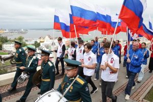 В Нижнем Новгороде прошло шествие в честь Дня флага России
