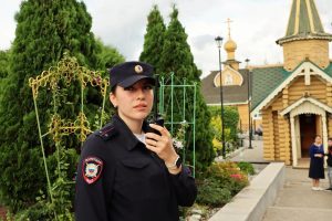 Нижегородские полицейские охраняют порядок во время мероприятий в Дивееве