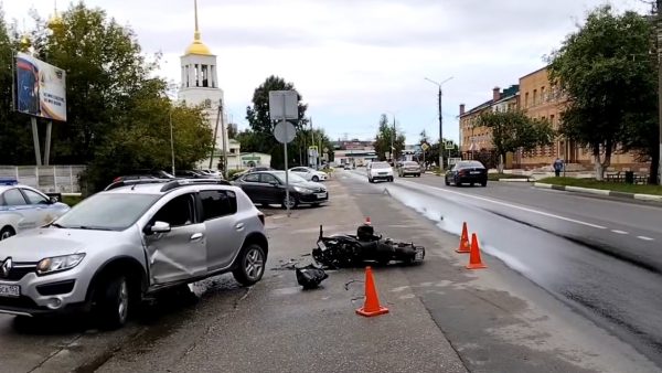 Мотоциклист попал в больницу после столкновения с иномаркой на&nbsp;Бору