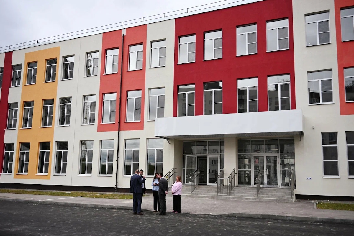 Партийный десант проверил готовность новой школы к 1 сентября