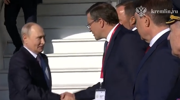 Президент России Владимир Путин прилетел в Нижний Новгород