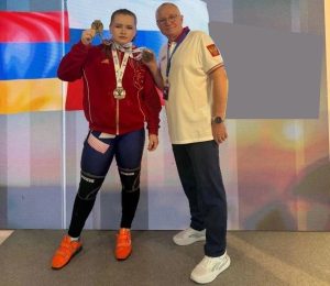 Алёна Козлова выиграла первенство Европы по тяжёлой атлетике