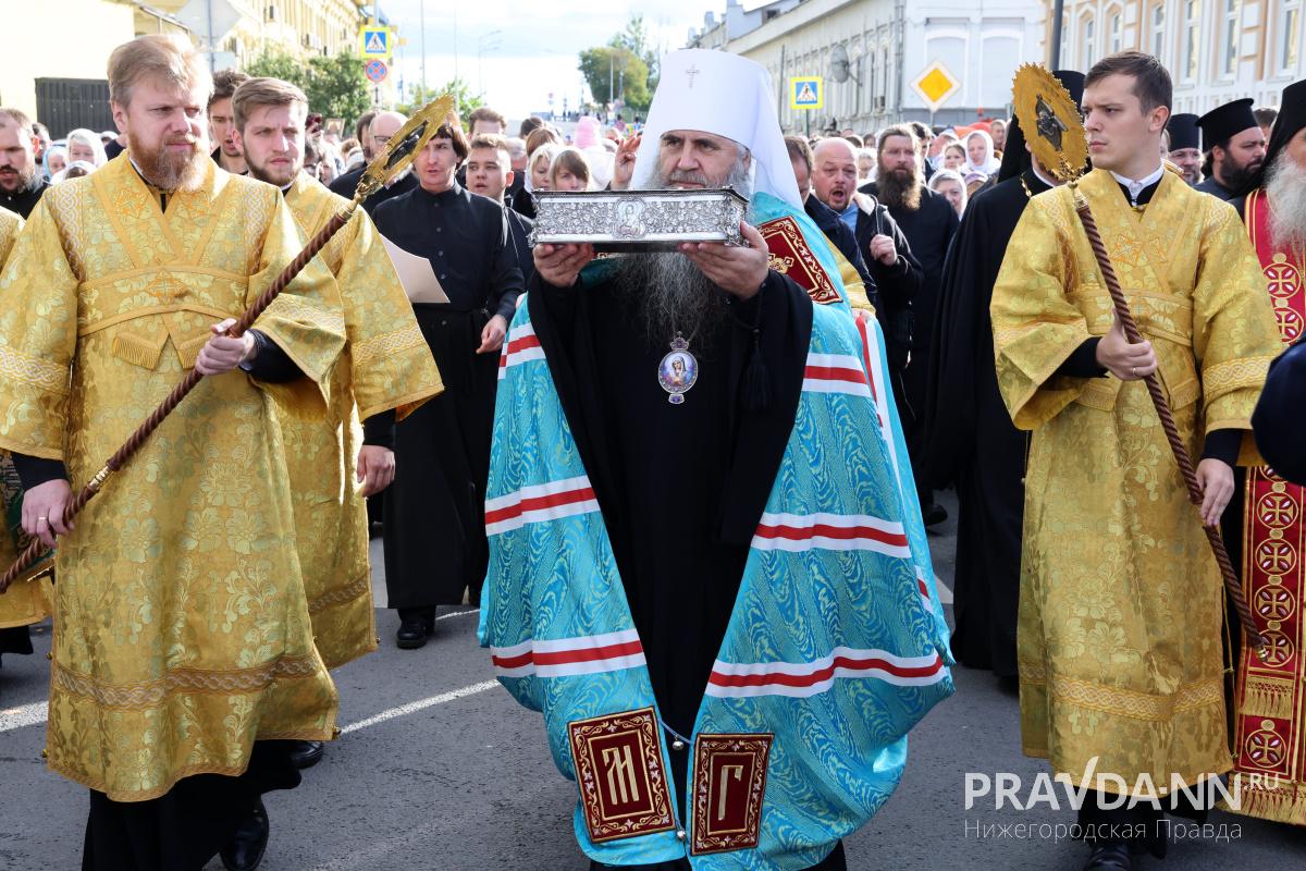 Опубликованы фотографии прибытия ковчега с частицей мощей святителя Спиридона