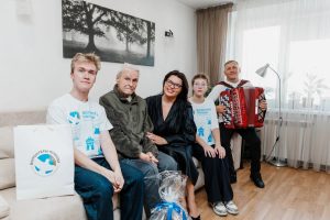 Волонтёры Победы поздравили со 100-летием ветерана Великой Отечественной войны Александра Кондратьева