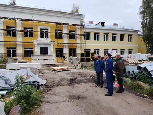 Подрядчику, который капитально ремонтирует школу №123, вынесли предостережение