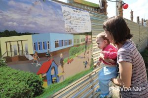 «Годами ребёнка приткнуть не можем»: в ЖК «Анкудиновский парк» детям не хватает мест в садиках