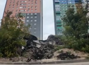 У новостроек в Афонине сползает земля