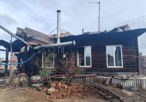 Жилой дом сгорел в поселке Память Парижской Коммуны