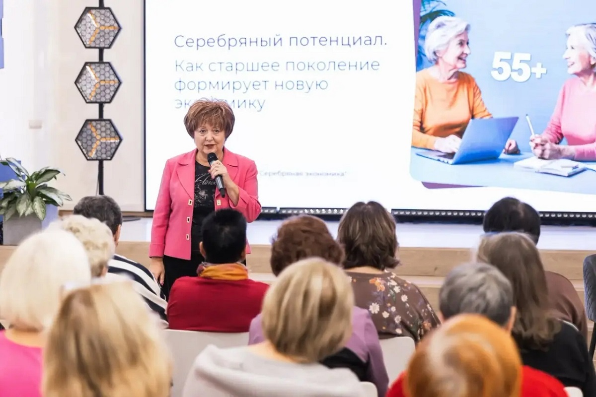 Профессиональное долголетие — это не только вопрос занятости и заработка, уверена директор РОО «Забота» Наталья Симонова