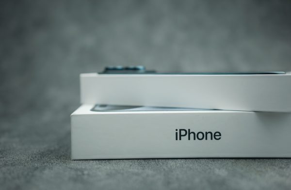 Т2 первым открыл предзаказ на iPhone 18