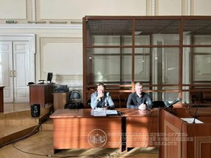 Директор транспортной организации предстал перед судом за превышение полномочий