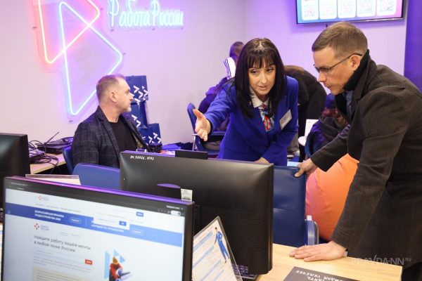 Как сохранить отношения с другом, если вы работаете вместе: отвечает психолог