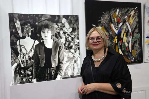 Опубликованы фото с новой выставки «Чёрный пруд. В круге света» в «Рекорде»