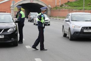 Водители смогут предъявлять сотрудникам ГАИ права в «Максе»