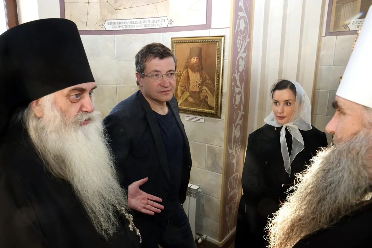 Глеб Никитин и Тина Канделаки посетили храм святой Нины в Нижнем Новгороде
