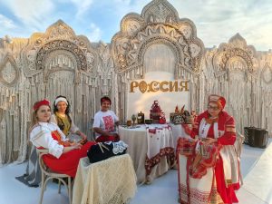 Хохлому представили на Фестивале национальных блюд и культуры в Туркменистане