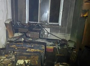 Мужчина погиб на пожаре в многоквартирном доме на Бору