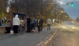 Водитель иномарки снес кофейню в центре Нижнего Новгорода