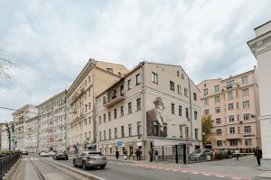 Глеб Никитин принял участие в открытии мурала Евгению Евстигнееву в день 100-летия артиста