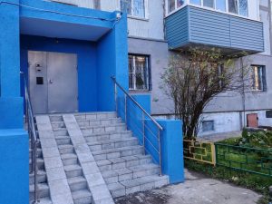 После вмешательства Нижгосконтроля управляющая компания отремонтировала аварийные крыльца на ул. Краснозвездной