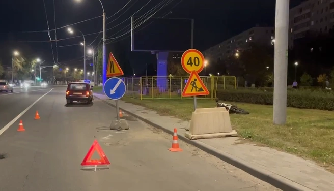 В Нижнем Новгороде двое подростков на питбайке попали в больницу после аварии